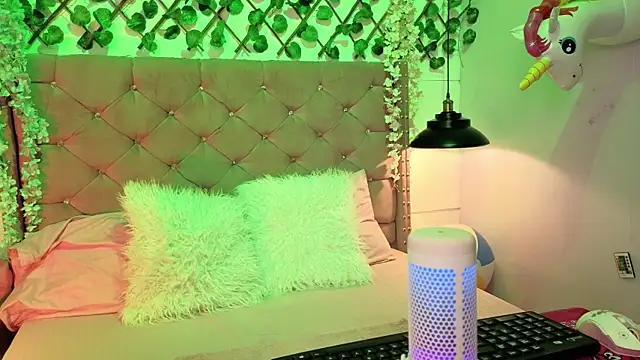 Snapshot of lauren_evans96 chatting on February 2026 03:18:01 AM lauren evans96 online show from February 2026 03:18:01 AM