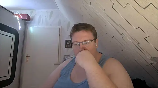 Snapshot of der_alex38 chatting on February 2025 10:15:01 PM der alex38 online show from February 2025 10:15:01 PM