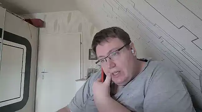 Snapshot of der_alex38 chatting on February 2025 12:33:01 PM der alex38 online show from February 2025 12:33:01 PM