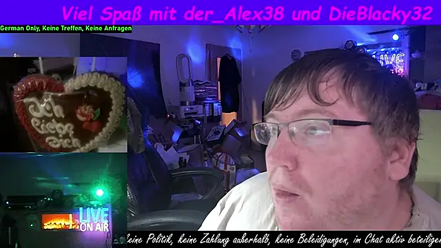 Snapshot of der_alex38 chatting on September 2025 06:40:02 PM der alex38 online show from September 2025 06:40:02 PM