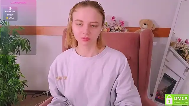 MirraBellanta online show from November 2025 10:25:02 PM