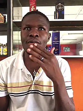 Snapshot of HutchMansell chatting on December 2024 12:05:01 PM HutchMansell online show from December 2024 12:05:01 PM