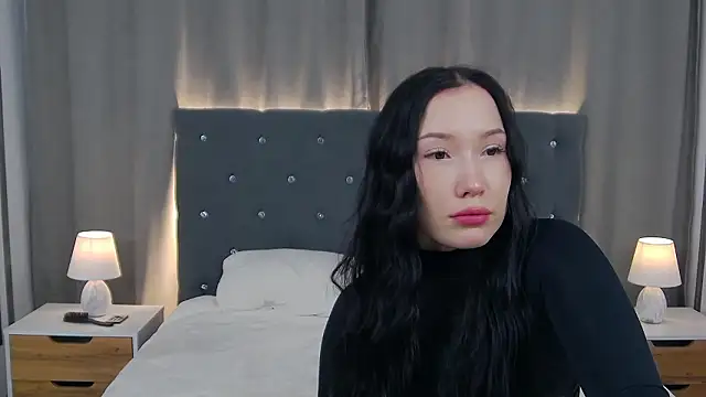 LeilaLow online show from January 2026 11:03:01 AM