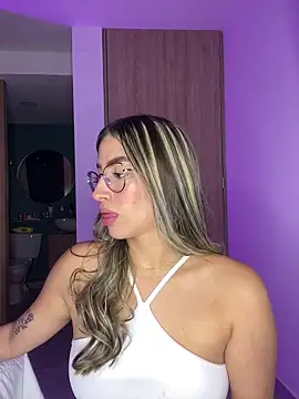 Issabela G1 online show from January 2025 03:47:01 AM