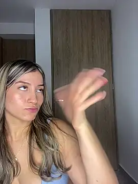 Issabela G1 online show from February 2025 12:05:02 AM