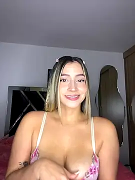 Issabela G1 online show from September 2025 11:07:01 PM