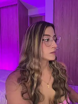 Issabela G1 online show from February 2026 01:04:01 AM