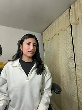 paulinamoons1 online show from April 2026 01:01:01 AM