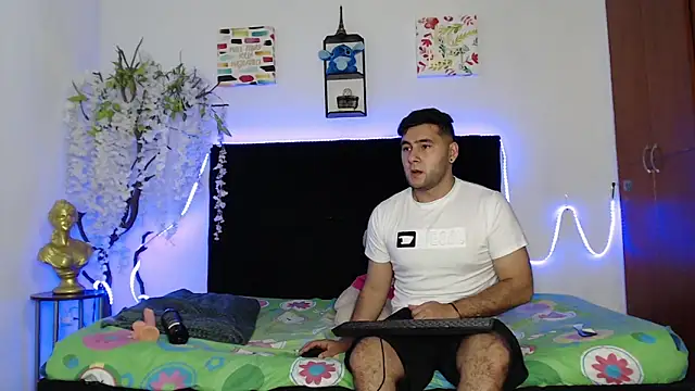 Valerio 22 online show from January 2025 01:19:01 AM