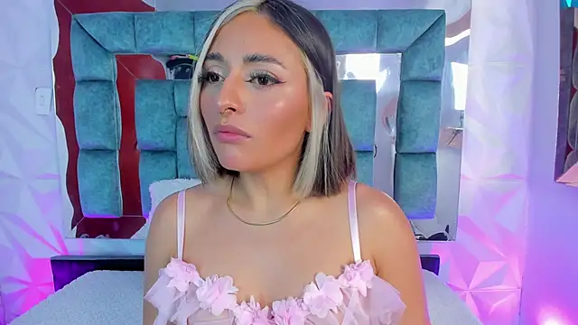 Nanda Vixen online show from February 2025 05:26:02 PM