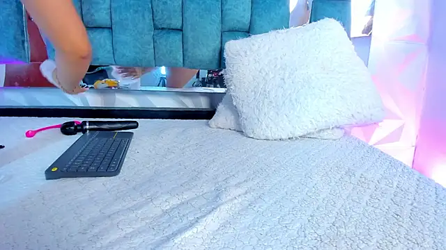 Nanda Vixen online show from February 2025 01:59:01 PM