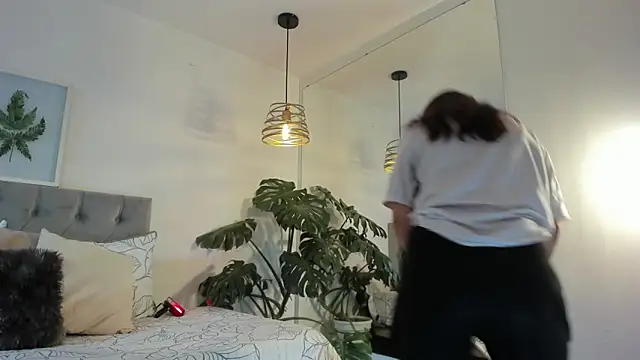 Snapshot of Nami_sunny chatting on November 2025 06:41:02 PM Nami sunny online show from November 2025 06:41:02 PM