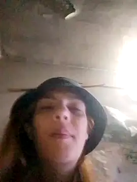 Snapshot of spacegirlll chatting on December 2024 02:38:02 PM spacegirlll online show from December 2024 02:38:02 PM