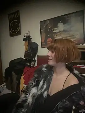 Snapshot of spacegirlll chatting on September 2025 03:44:02 PM spacegirlll online show from September 2025 03:44:02 PM