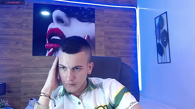 Snapshot of Cerokershelby chatting on December 2024 06:14:01 AM Cerokershelby online show from December 2024 06:14:01 AM