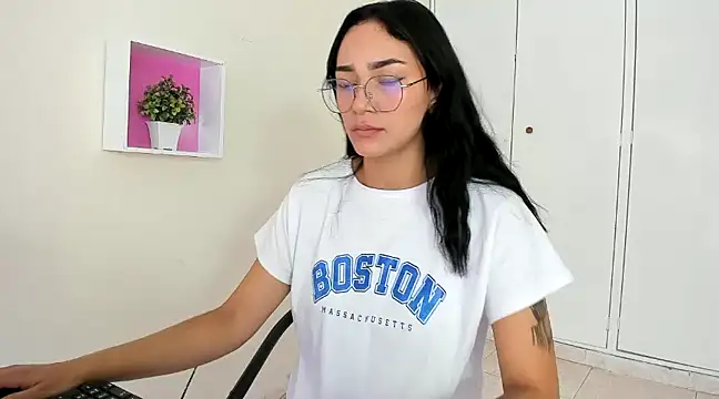 ASIAM BRUNET online show from January 2025 01:49:02 PM