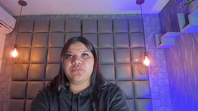 Snapshot of mile_uribe chatting on March 2025 03:46:02 AM mile uribe online show from March 2025 03:46:02 AM