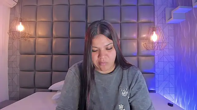 Snapshot of mile_uribe chatting on March 2025 03:04:02 AM mile uribe online show from March 2025 03:04:02 AM