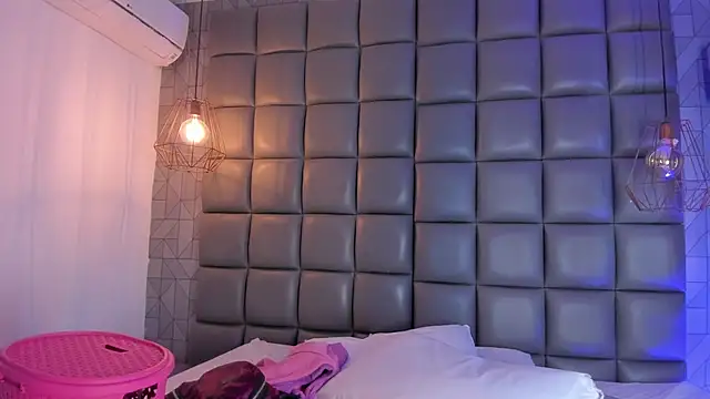 Snapshot of mile_uribe chatting on September 2025 03:11:01 AM mile uribe online show from September 2025 03:11:01 AM