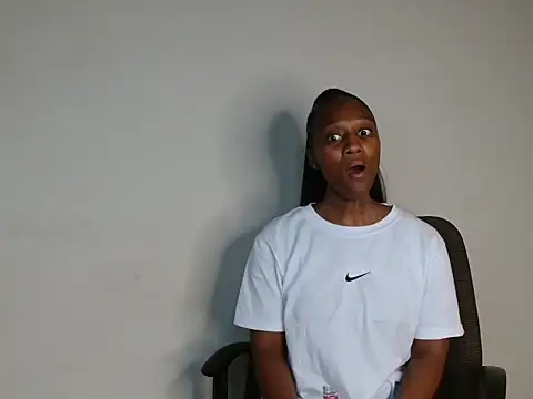 Lucy Blacksilk online show from October 2025 06:42:02 PM