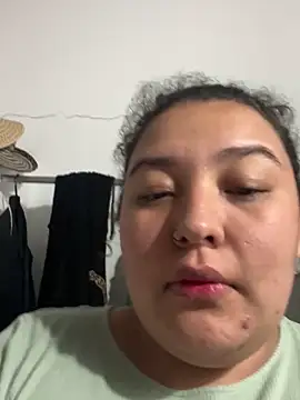 cutiepeach online show from October 2025 01:03:02 AM