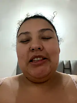 cutiepeach online show from October 2025 04:46:02 AM