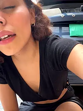 Katee Jones online show from October 2025 07:45:01 PM