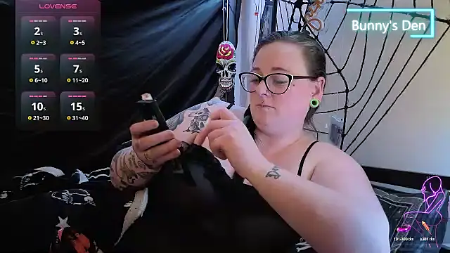 Snapshot of Bunny_Cummings chatting on January 2026 11:30:02 PM Bunny Cummings online show from January 2026 11:30:02 PM