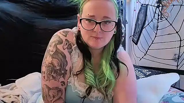 Snapshot of Bunny_Cummings chatting on February 2026 10:41:02 PM Bunny Cummings online show from February 2026 10:41:02 PM