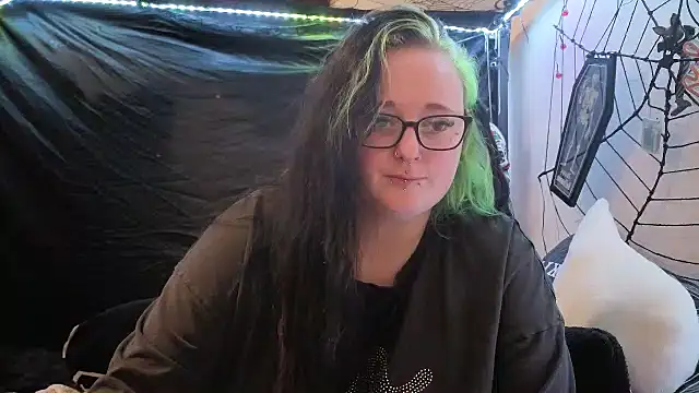 Snapshot of Bunny_Cummings chatting on February 2026 11:25:01 PM Bunny Cummings online show from February 2026 11:25:01 PM