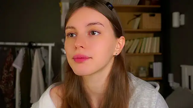 Snapshot of DarylBarks chatting on December 2025 01:13:01 AM DarylBarks online show from December 2025 01:13:01 AM