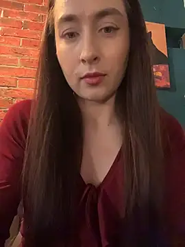 Holly Play online show from June 2026 11:02:01 AM