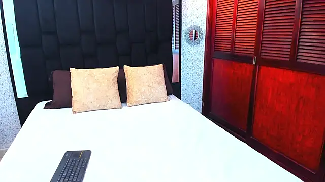 Snapshot of Isabella_Flores chatting on March 2025 03:02:02 AM Isabella Flores online show from March 2025 03:02:02 AM