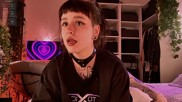 MichaellaMoon online show from March 2026 05:27:02 PM