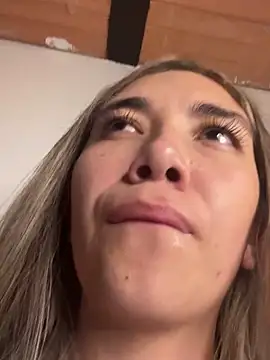 Snapshot of Iris_lee chatting on January 2025 08:35:01 PM Iris lee online show from January 2025 08:35:01 PM