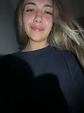 Snapshot of Iris_lee chatting on March 2025 02:04:02 AM Iris lee online show from March 2025 02:04:02 AM