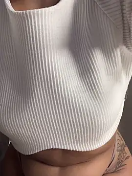 Snapshot of Iris_lee chatting on March 2025 08:10:01 PM Iris lee online show from March 2025 08:10:01 PM