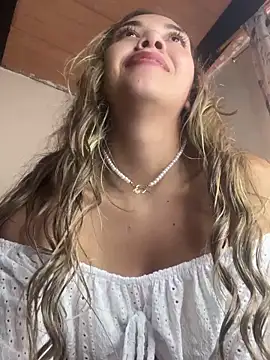 Snapshot of Iris_lee chatting on March 2025 07:39:01 PM Iris lee online show from March 2025 07:39:01 PM