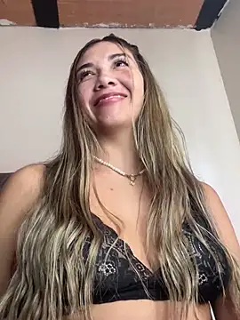 Snapshot of Iris_lee chatting on March 2025 07:27:01 PM Iris lee online show from March 2025 07:27:01 PM