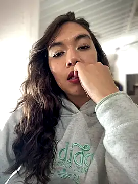 Snapshot of Iris_lee chatting on September 2025 05:47:02 PM Iris lee online show from September 2025 05:47:02 PM