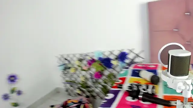 nicol jone1 online show from March 2025 10:28:02 PM