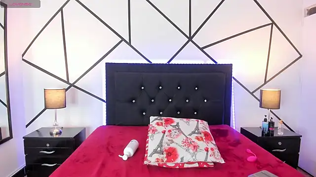 Snapshot of Iris_Thompson_ chatting on February 2025 09:27:02 PM Iris Thompson online show from February 2025 09:27:02 PM