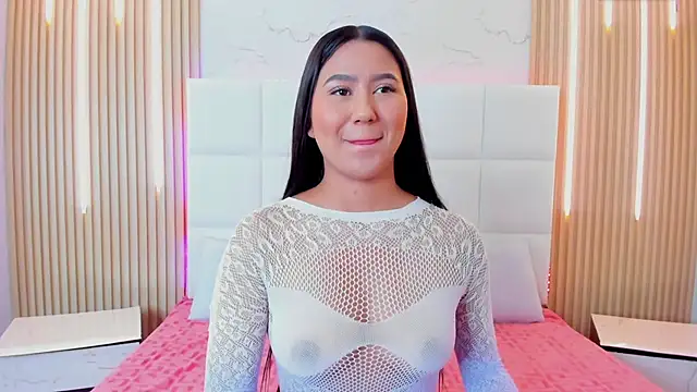 Snapshot of Iris_Thompson_ chatting on October 2025 04:35:02 AM Iris Thompson online show from October 2025 04:35:02 AM