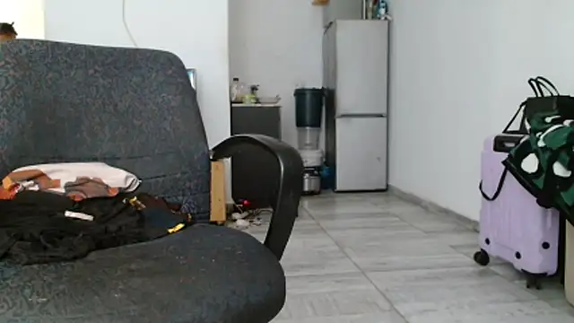 Hugetittiesxx2 online show from November 2025 04:15:01 AM