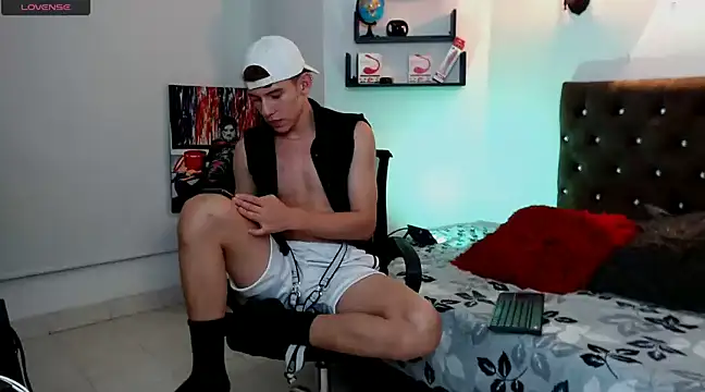 flowers18 online show from March 2025 02:04:01 AM