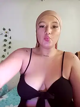 Snapshot of Celeste_camila18 chatting on October 2025 04:24:02 PM Celeste camila18 online show from October 2025 04:24:02 PM