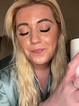 Snapshot of Blondiee3088 chatting on March 2025 07:09:02 PM Blondiee3088 online show from March 2025 07:09:02 PM