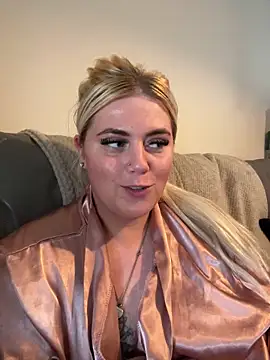 Snapshot of Blondiee3088 chatting on March 2025 01:59:02 PM Blondiee3088 online show from March 2025 01:59:02 PM