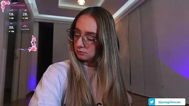 nicollefiorett online show from December 2024 12:20:01 AM