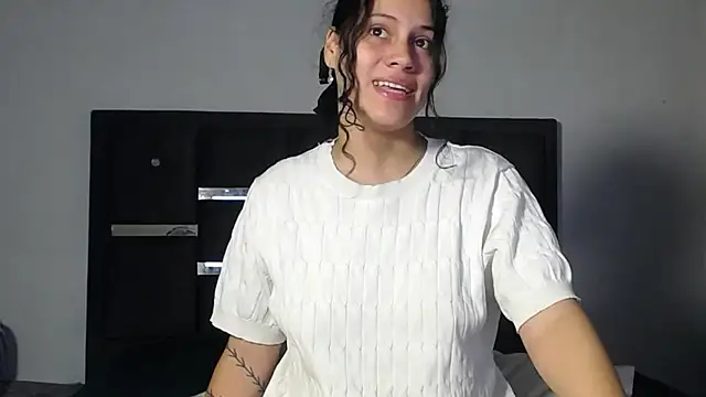 Snapshot of realshy-Stepsis chatting on May 2026 12:43:02 PM realshy-Stepsis online show from May 2026 12:43:02 PM